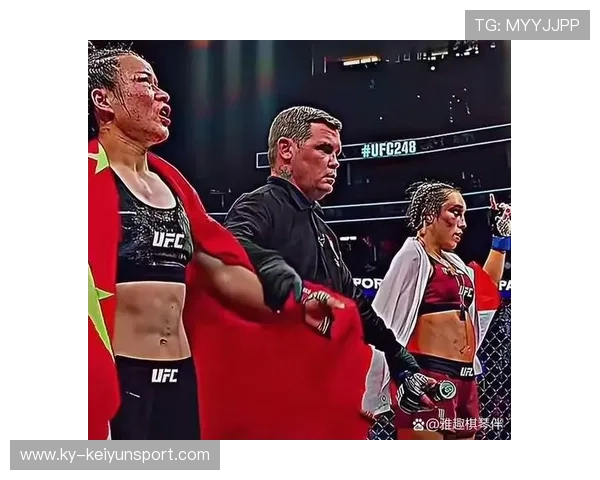 UFC轻量级爆发战争般对攻，对手脸部肿成面具